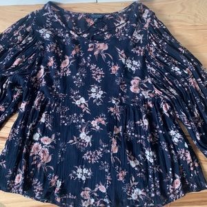 Lucky Brand Blue and Pink Blouse size xs